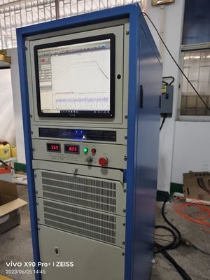 Perangkat pengendalian komputer Baterai elektromagnetik Percobaan tabel getaran untuk mobil