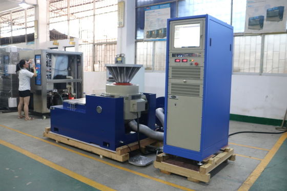 Perangkat pengendalian komputer Baterai elektromagnetik Percobaan tabel getaran untuk mobil