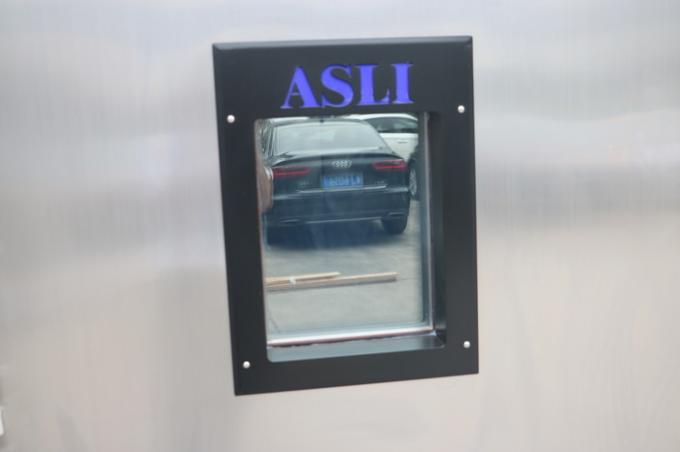 Berjalan di Ruang Uji Kelembaban Suhu Lingkungan 7