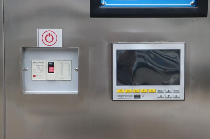 Berjalan di Ruang Uji Kelembaban Suhu Lingkungan 6